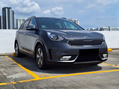 https://www.mycarforum.com/uploads/sgcarstore/data/11/11_1704868351_0Niro Hybrid SX Grey Front Side 1.jpg